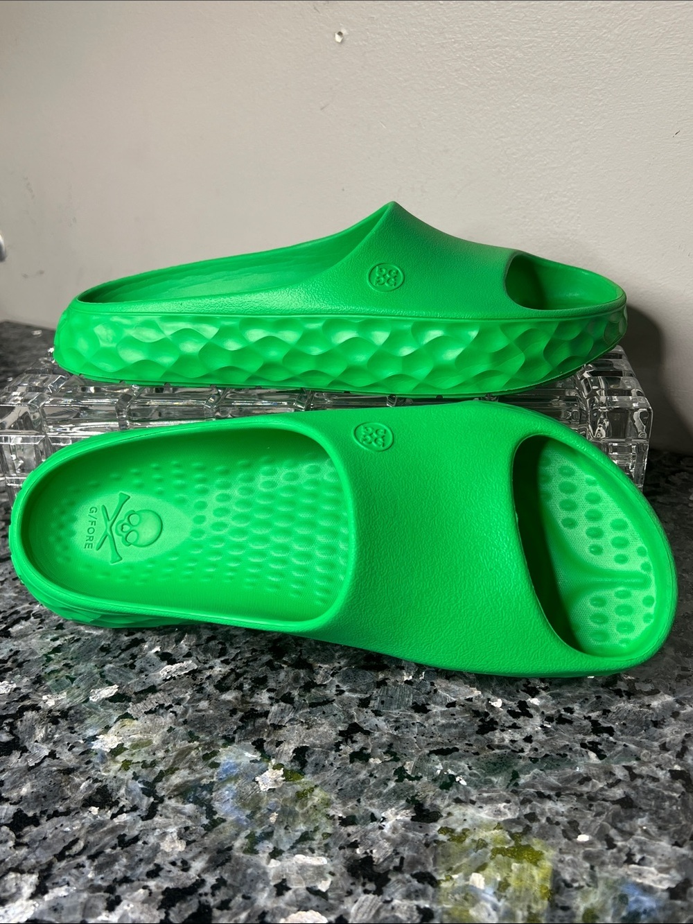G/FORE G/Slide W10/M8 Street Shoes Bright Green Ruber Slides Sandals